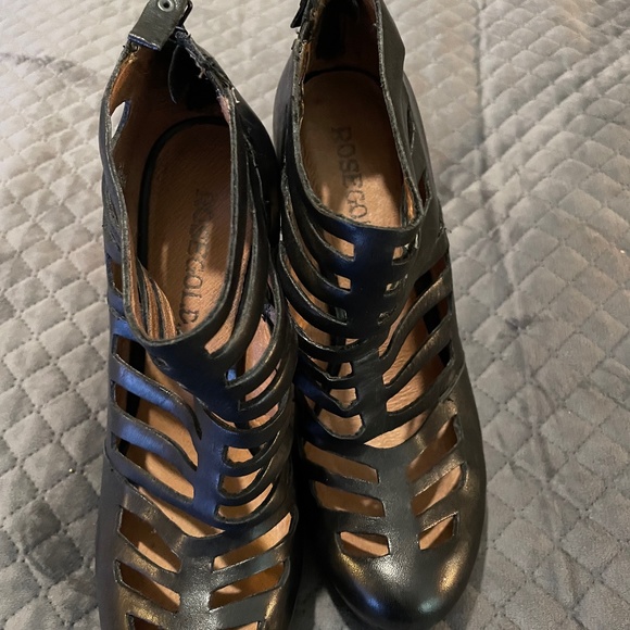 #ShoeCraze - Picture 1 of 3